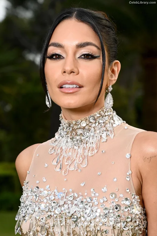 Vanessa Hudgens photo 14 of 1607