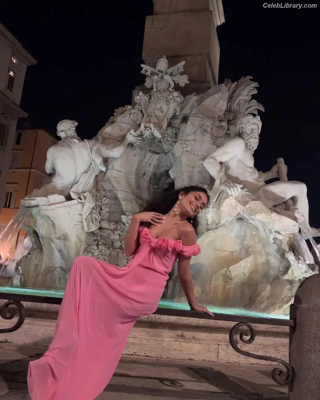 Vanessa Hudgens photo 22 of 1607