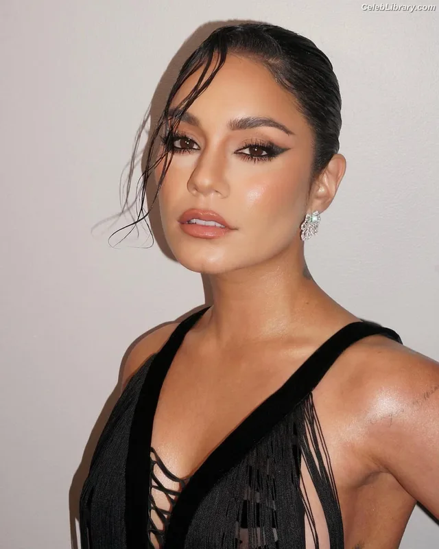Vanessa Hudgens photo 17 of 1607