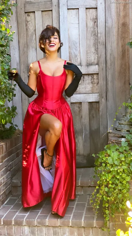 Vanessa Hudgens photo 22 of 1607