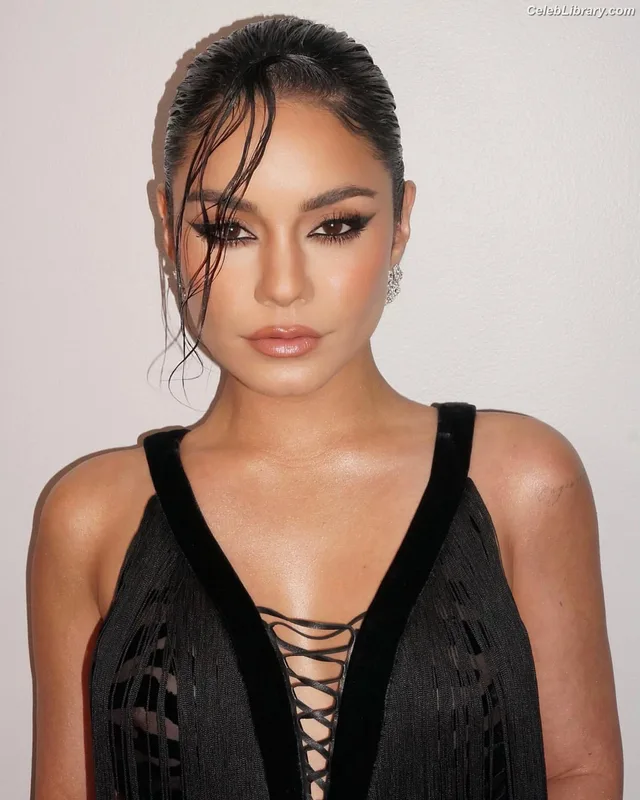 Vanessa Hudgens photo 24 of 1607