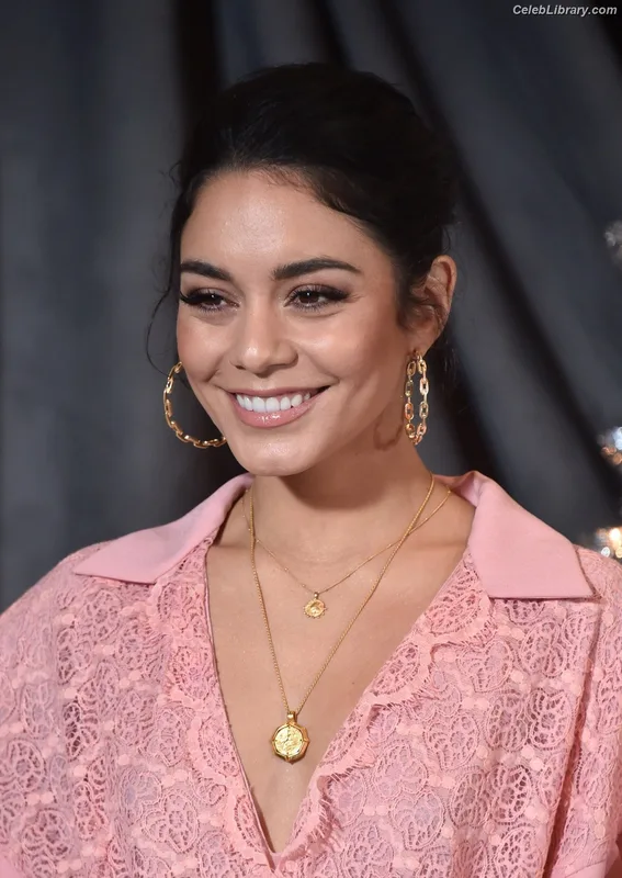Vanessa Hudgens photo 9 of 1607