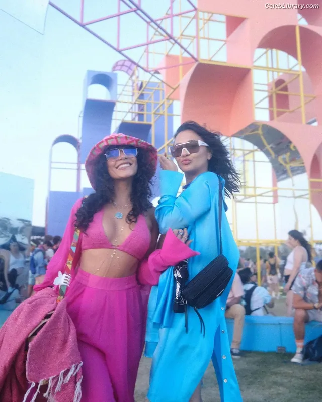 Vanessa Hudgens photo 4 of 1607