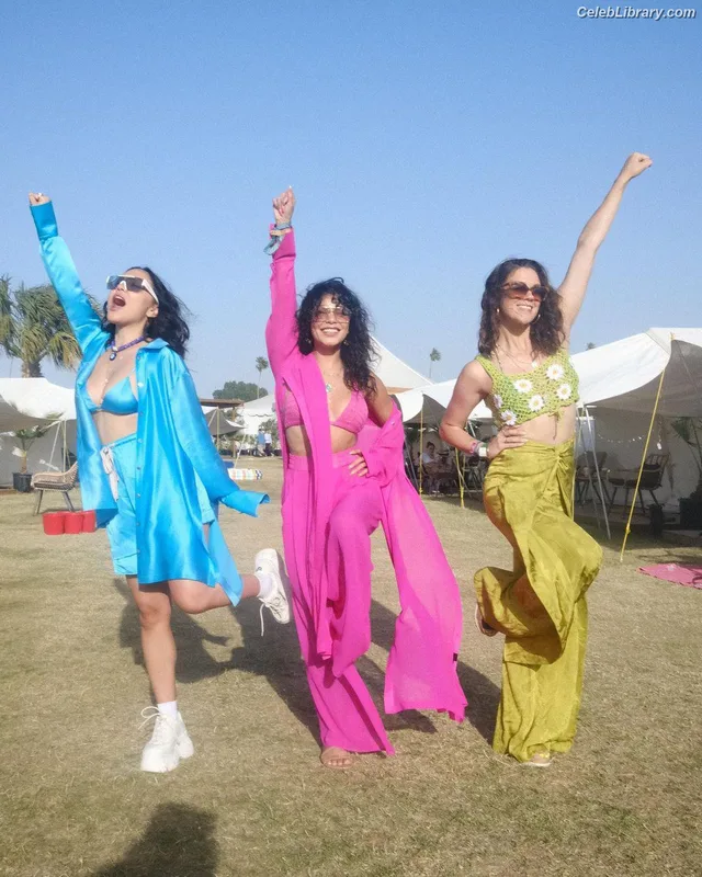 Vanessa Hudgens photo 14 of 1607