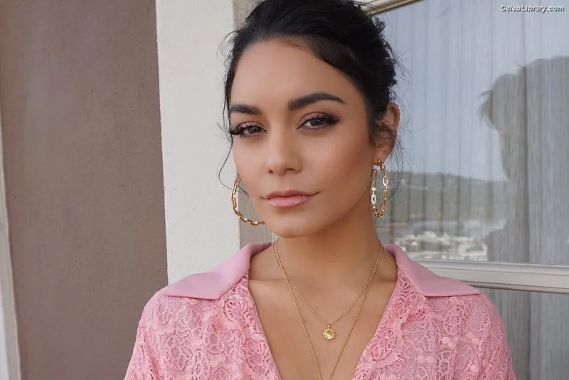 Vanessa Hudgens photo 20 of 1607