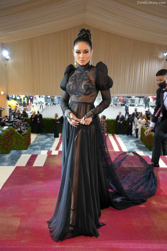 Vanessa Hudgens photo 21 of 1607
