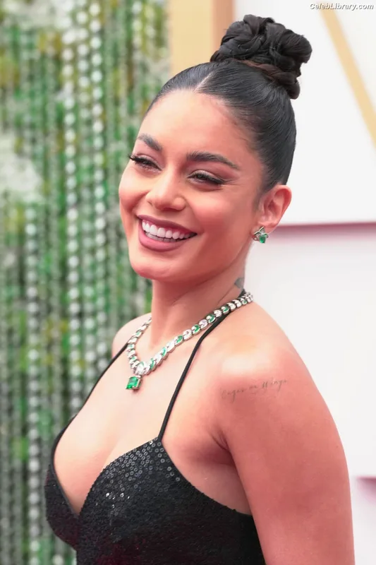Vanessa Hudgens photo 5 of 1607