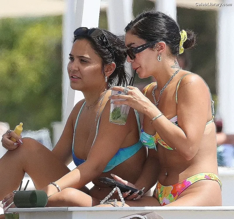 Vanessa Hudgens photo 11 of 1607