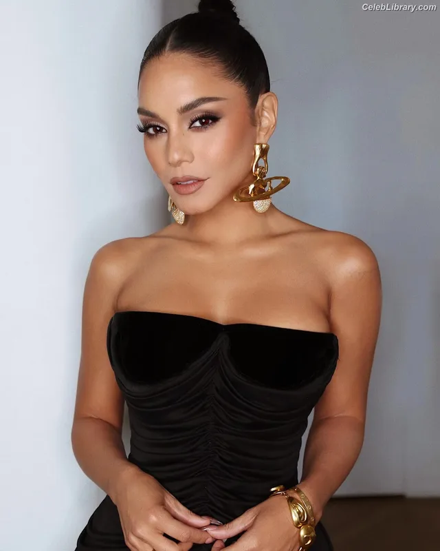Vanessa Hudgens photo 15 of 1607