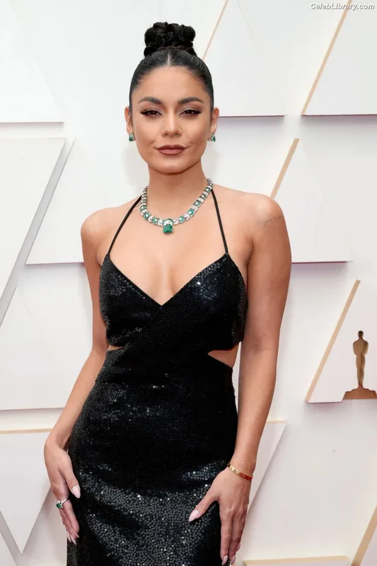 Vanessa Hudgens photo 23 of 1607