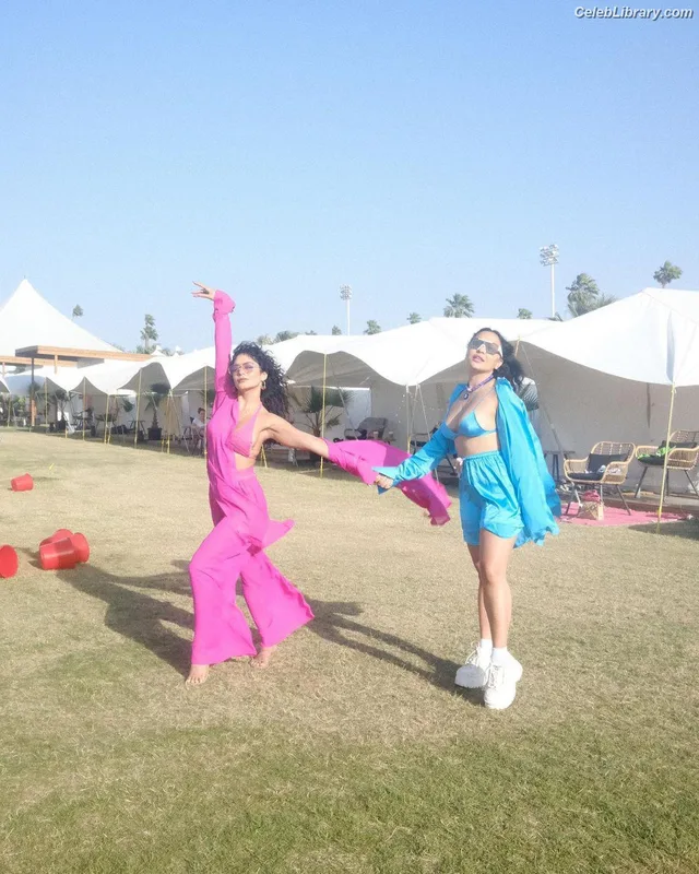Vanessa Hudgens photo 3 of 1607
