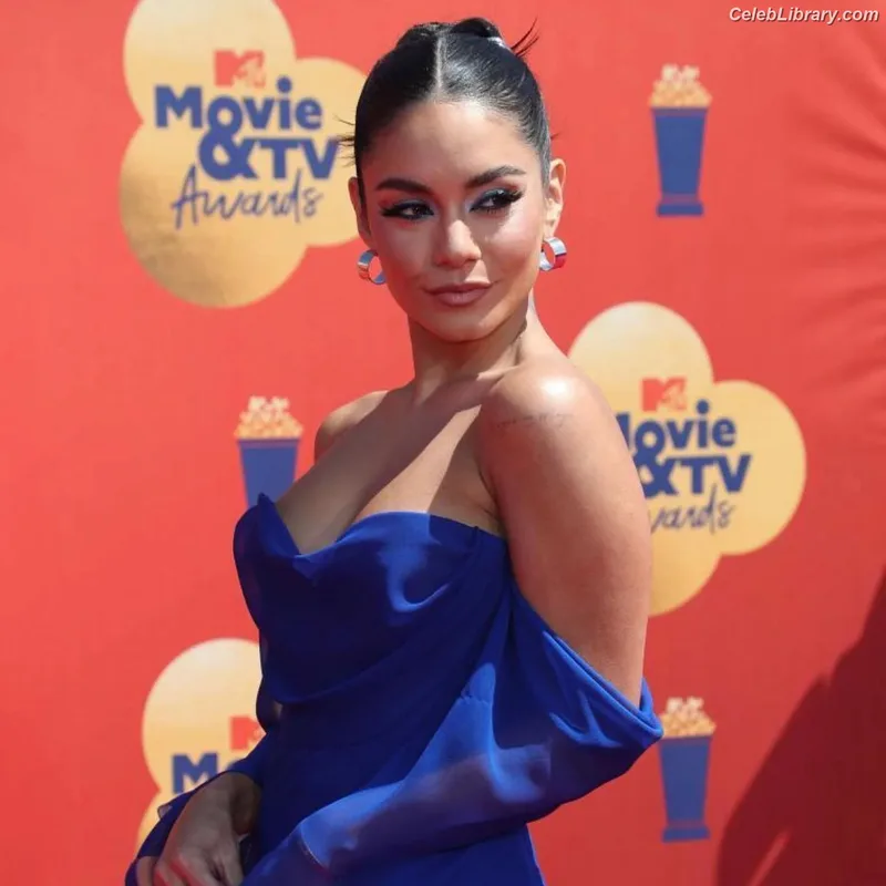Vanessa Hudgens photo 9 of 1607