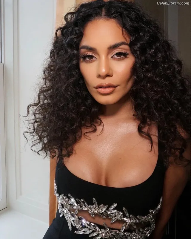 Vanessa Hudgens photo 22 of 1607