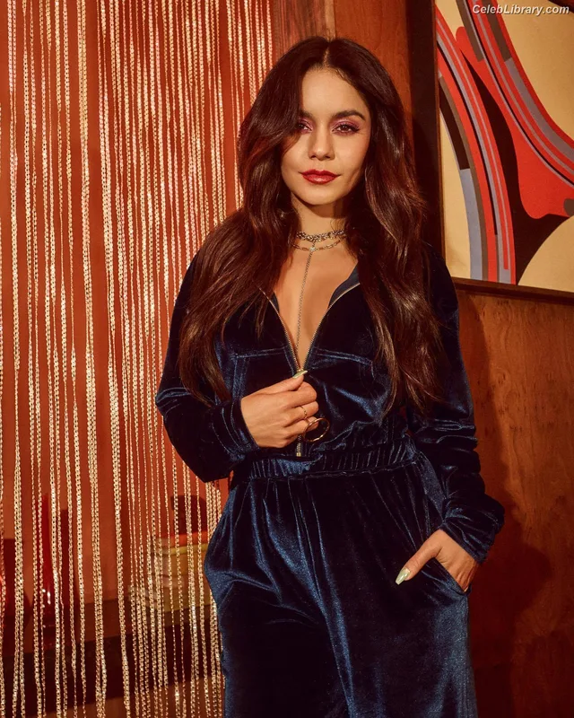 Vanessa Hudgens photo 12 of 1607