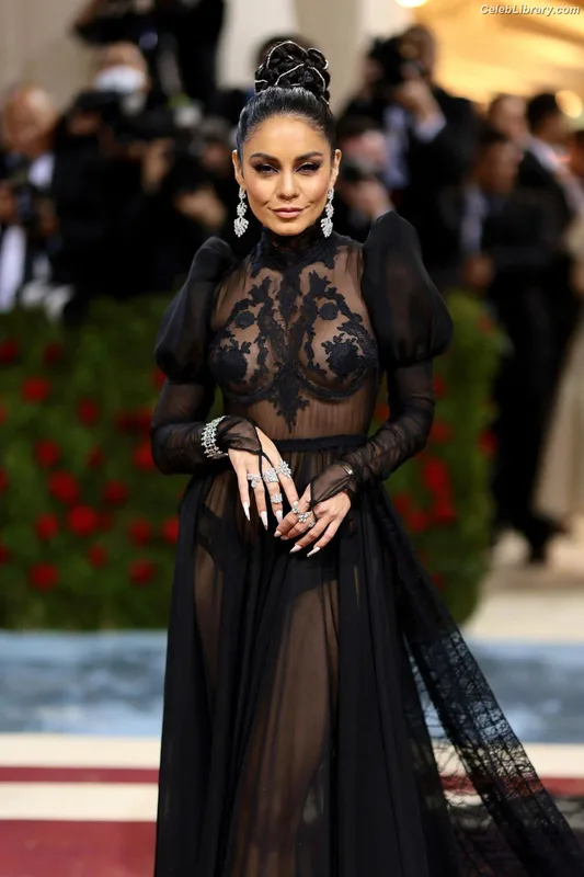 Vanessa Hudgens photo 17 of 1607