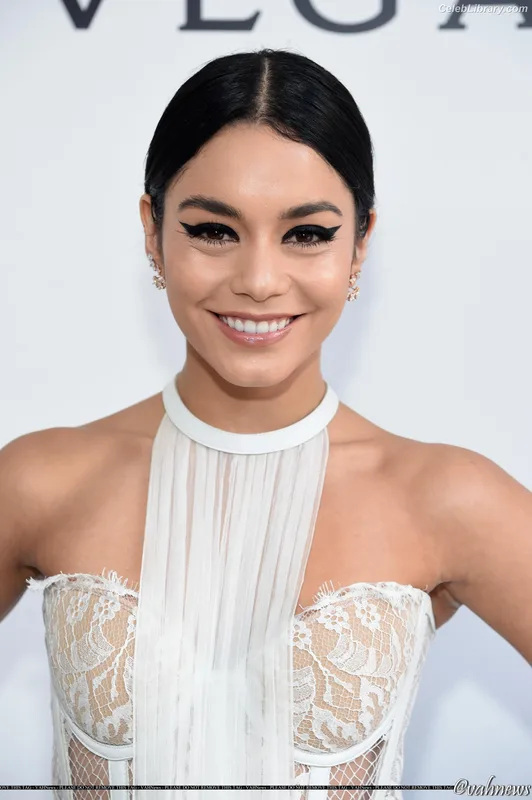 Vanessa Hudgens photo 20 of 1607