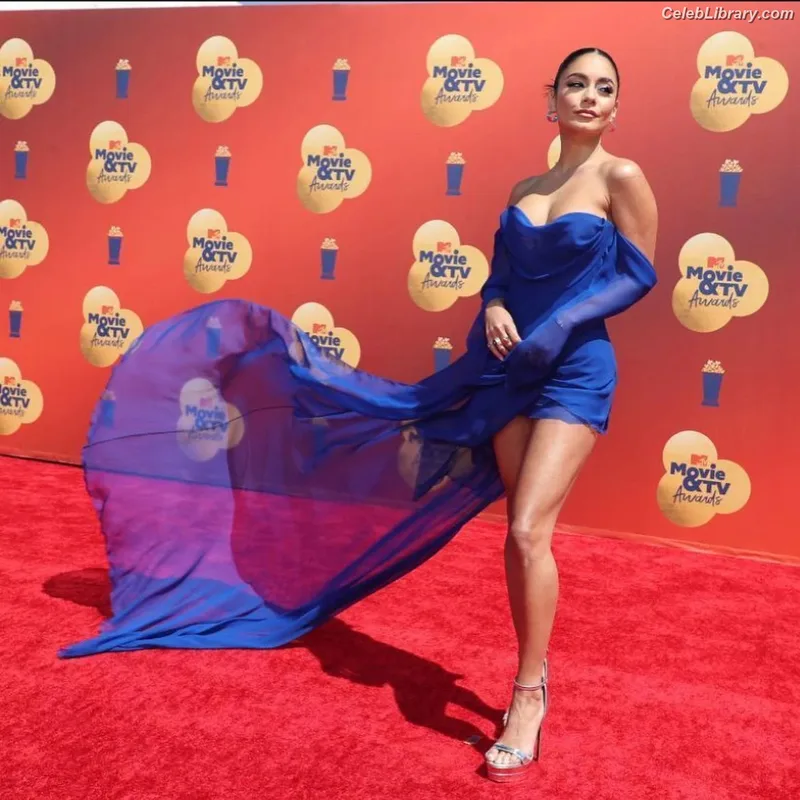 Vanessa Hudgens photo 7 of 1607