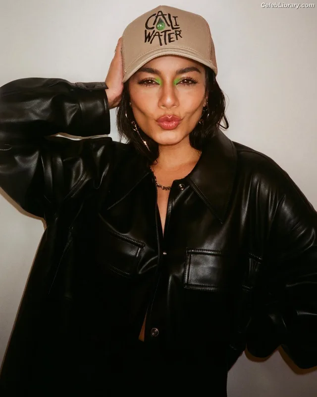 Vanessa Hudgens photo 11 of 1607