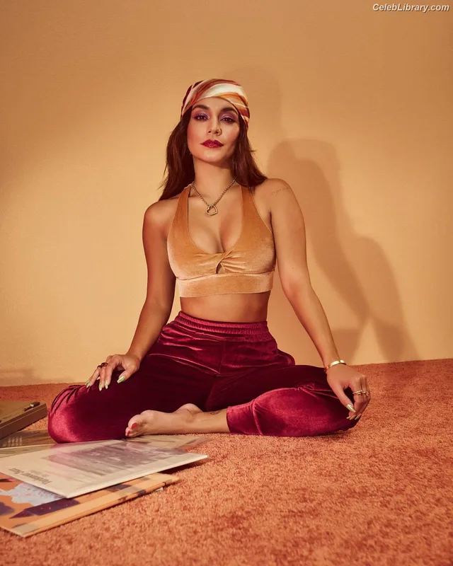 Vanessa Hudgens photo 18 of 1607