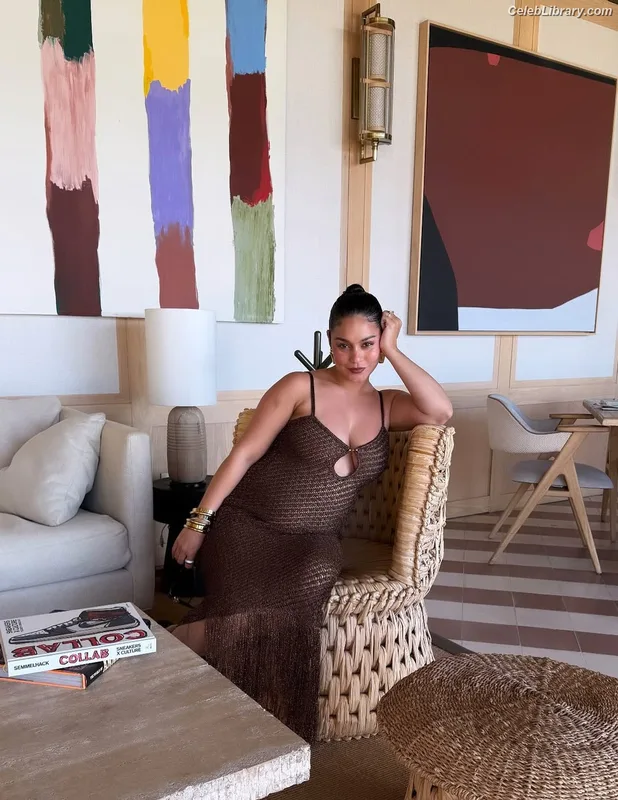 Vanessa Hudgens photo 22 of 1607