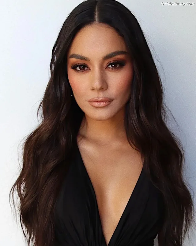 Vanessa Hudgens photo 7 of 1607