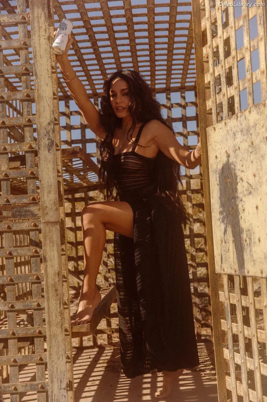 Vanessa Hudgens photo 18 of 1607