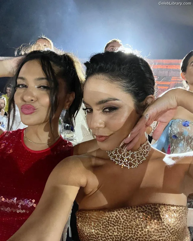 Vanessa Hudgens photo 19 of 1607