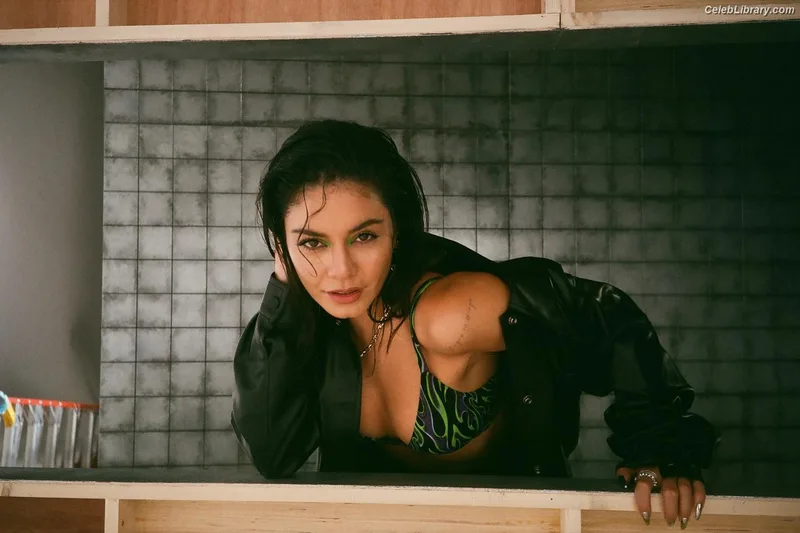 Vanessa Hudgens photo 20 of 1607
