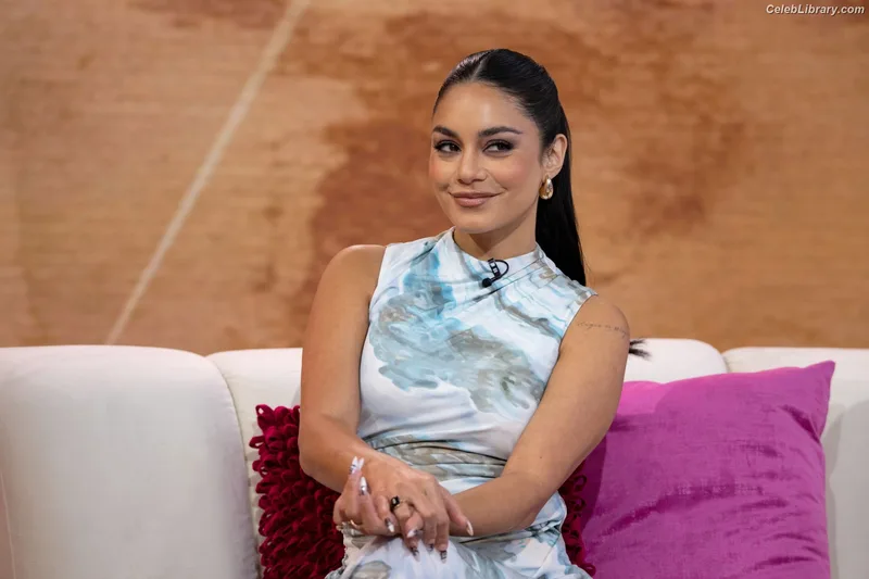 Vanessa Hudgens photo 10 of 1607