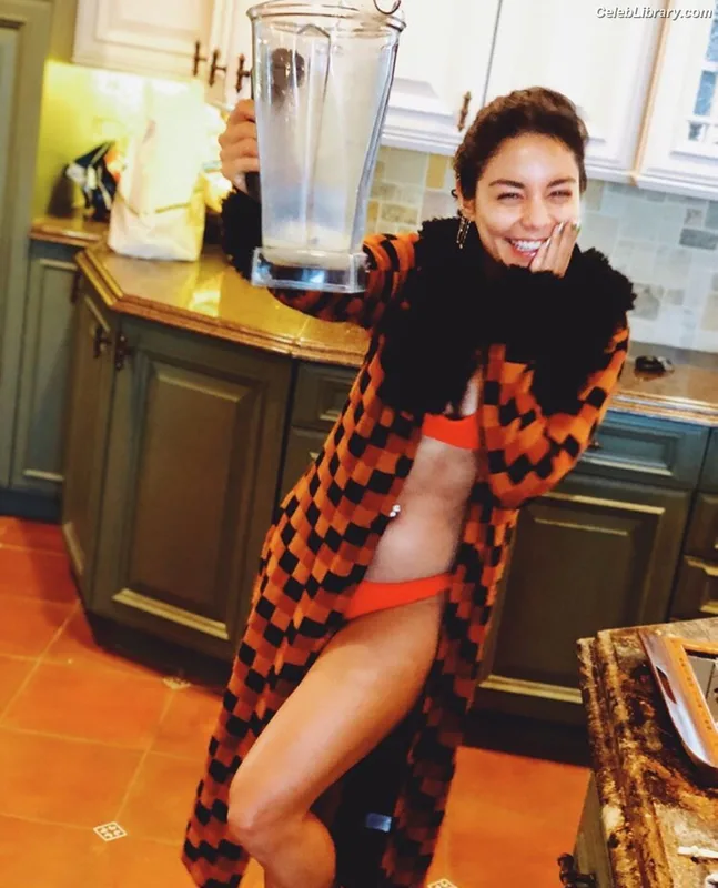 Vanessa Hudgens photo 17 of 1607