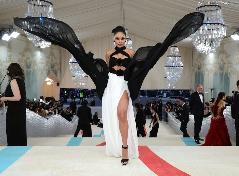 Vanessa Hudgens photo 12 of 1607