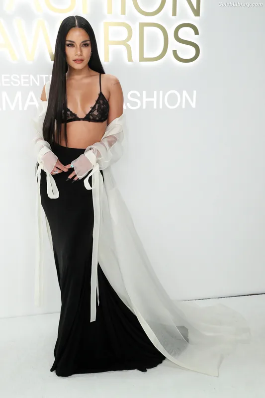 Vanessa Hudgens photo 17 of 1607