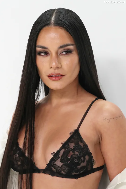 Vanessa Hudgens photo 19 of 1607