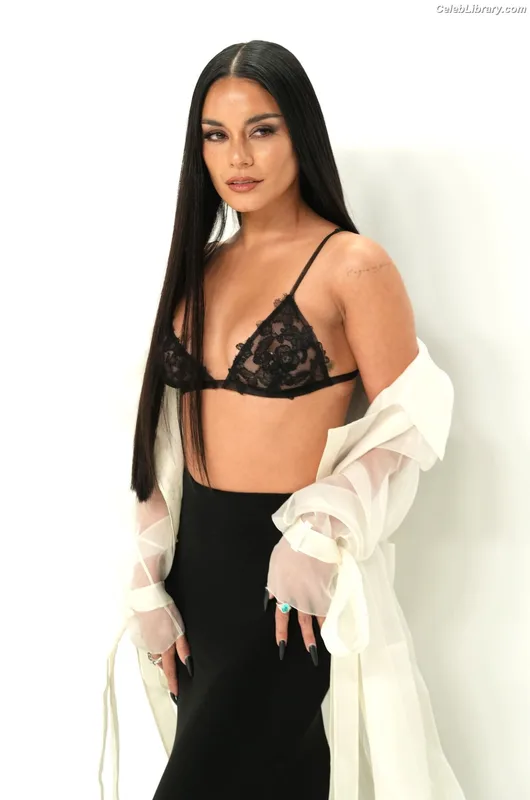 Vanessa Hudgens photo 23 of 1607