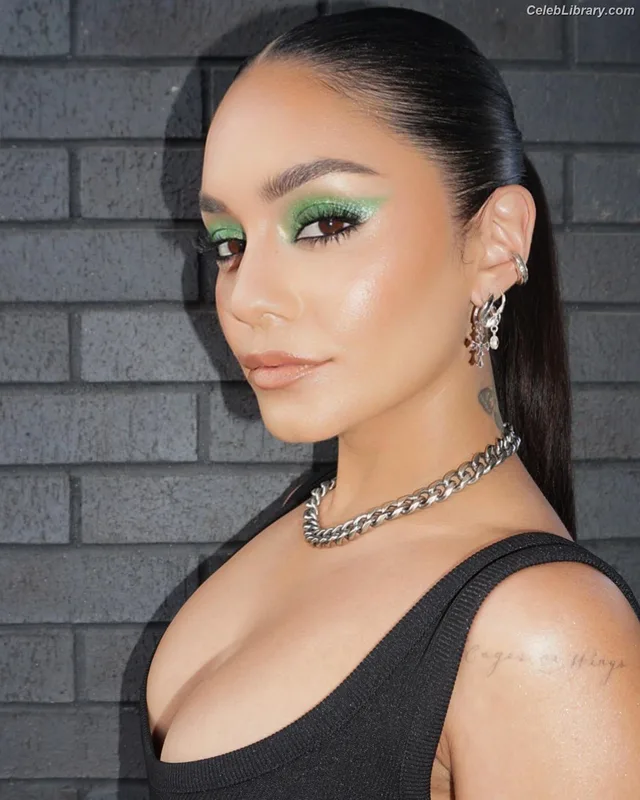 Vanessa Hudgens photo 22 of 1607