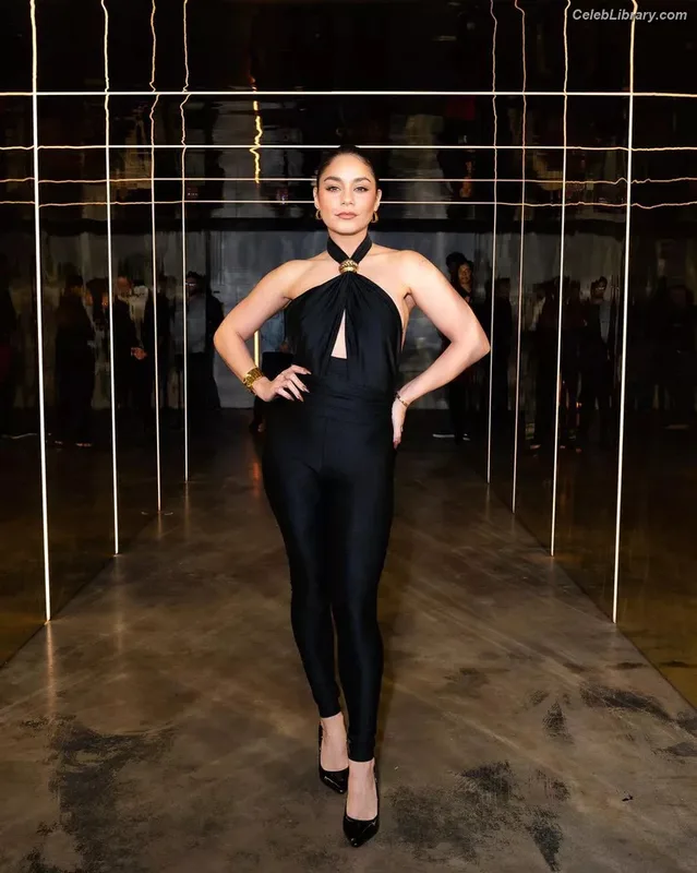 Vanessa Hudgens photo 11 of 1607