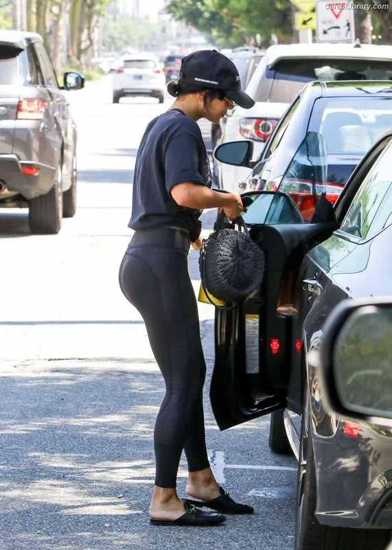 Vanessa Hudgens photo 13 of 1607