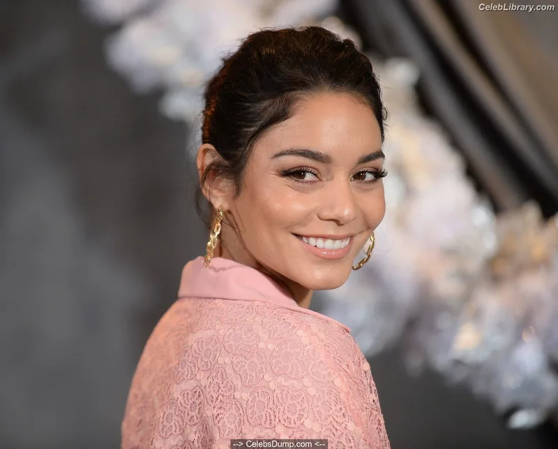 Vanessa Hudgens photo 17 of 1607