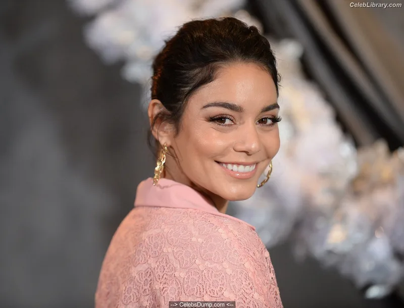 Vanessa Hudgens photo 20 of 1607