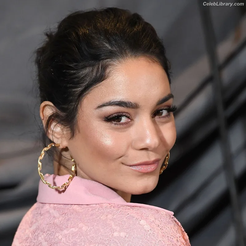 Vanessa Hudgens photo 4 of 1607