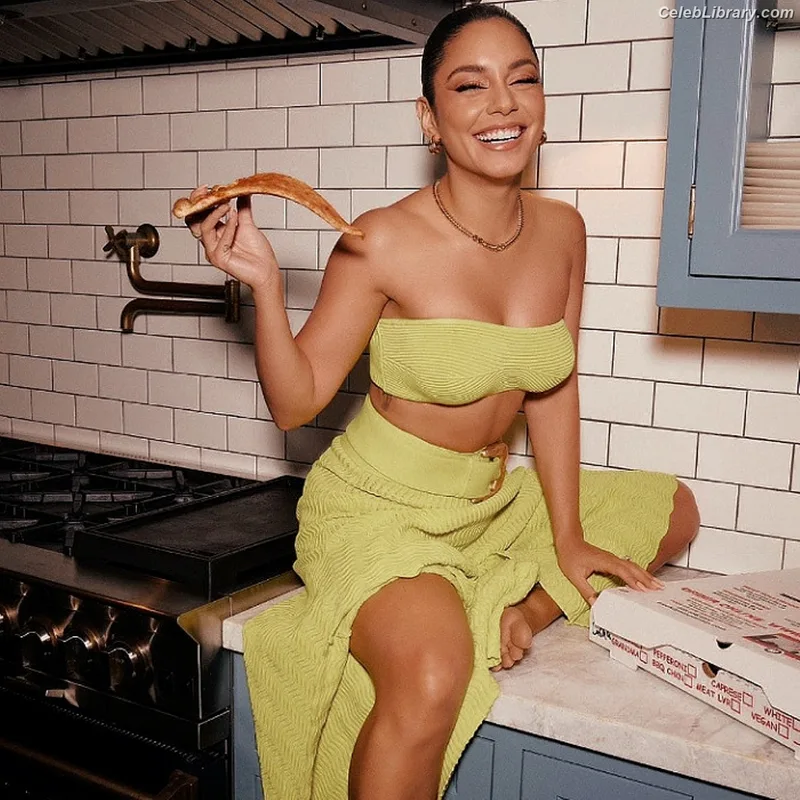 Vanessa Hudgens photo 18 of 1607