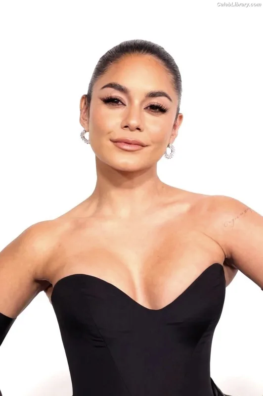 Vanessa Hudgens photo 2 of 1607