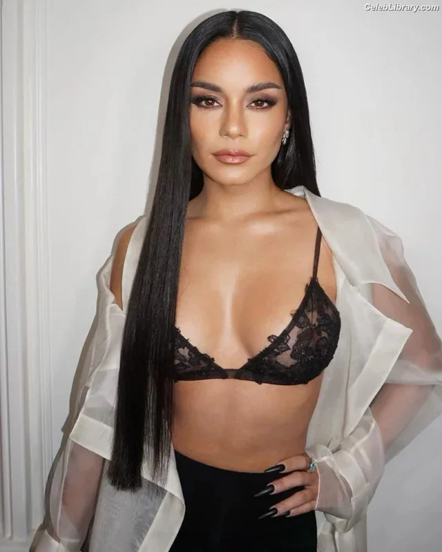 Vanessa Hudgens photo 4 of 1607