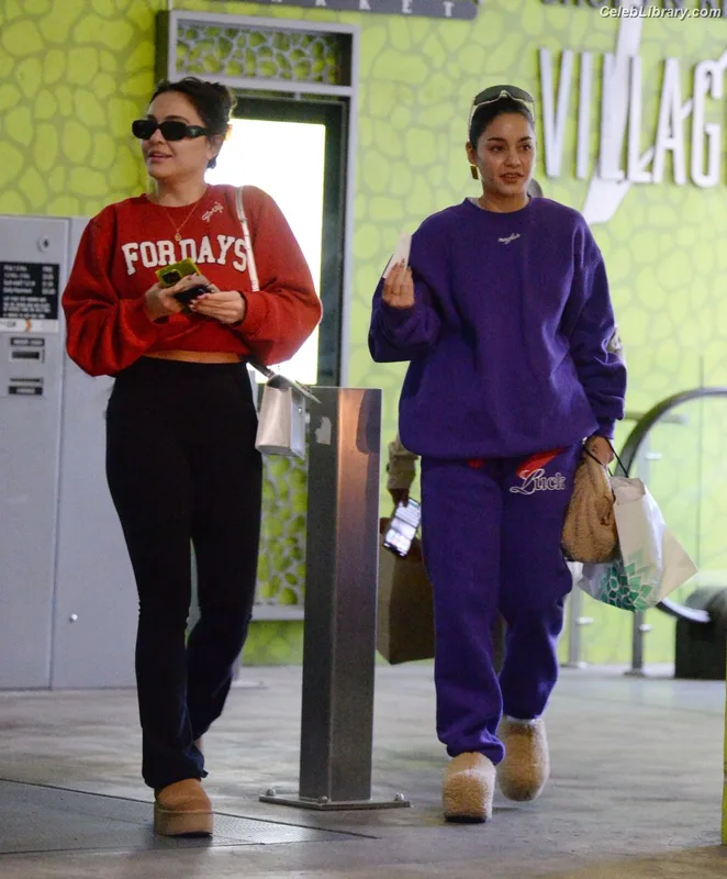 Vanessa Hudgens photo 9 of 1607