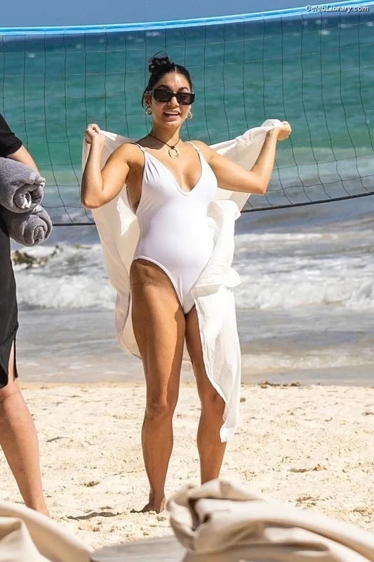 Vanessa Hudgens photo 5 of 1607