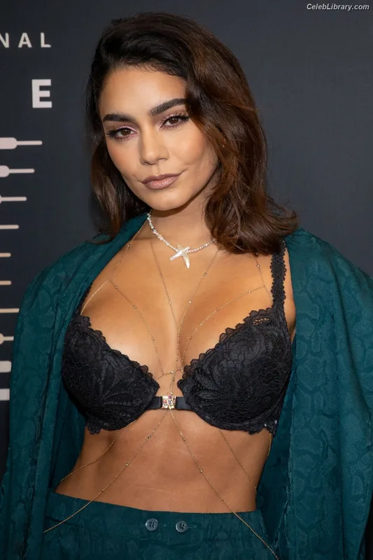 Vanessa Hudgens photo 11 of 1607