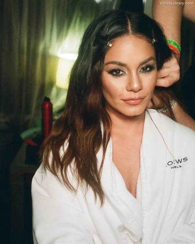 Vanessa Hudgens photo 4 of 1607