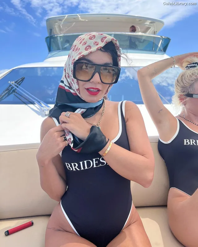 Vanessa Hudgens photo 9 of 1607