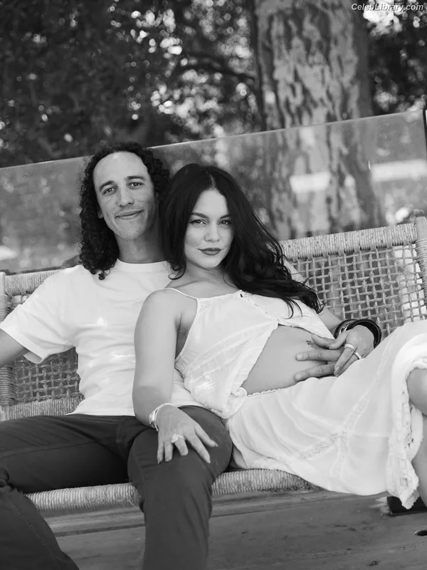 Vanessa Hudgens photo 14 of 1607