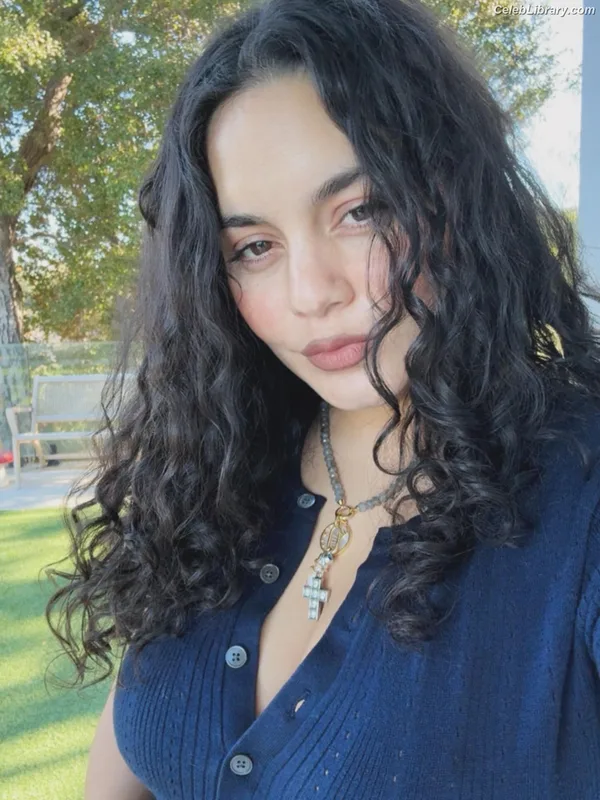 Vanessa Hudgens photo 15 of 1607